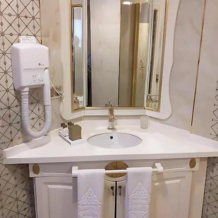 Hotel Emirhan Palace