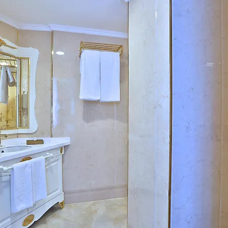 Hotel Emirhan Palace