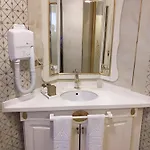 Hotel Emirhan Palace